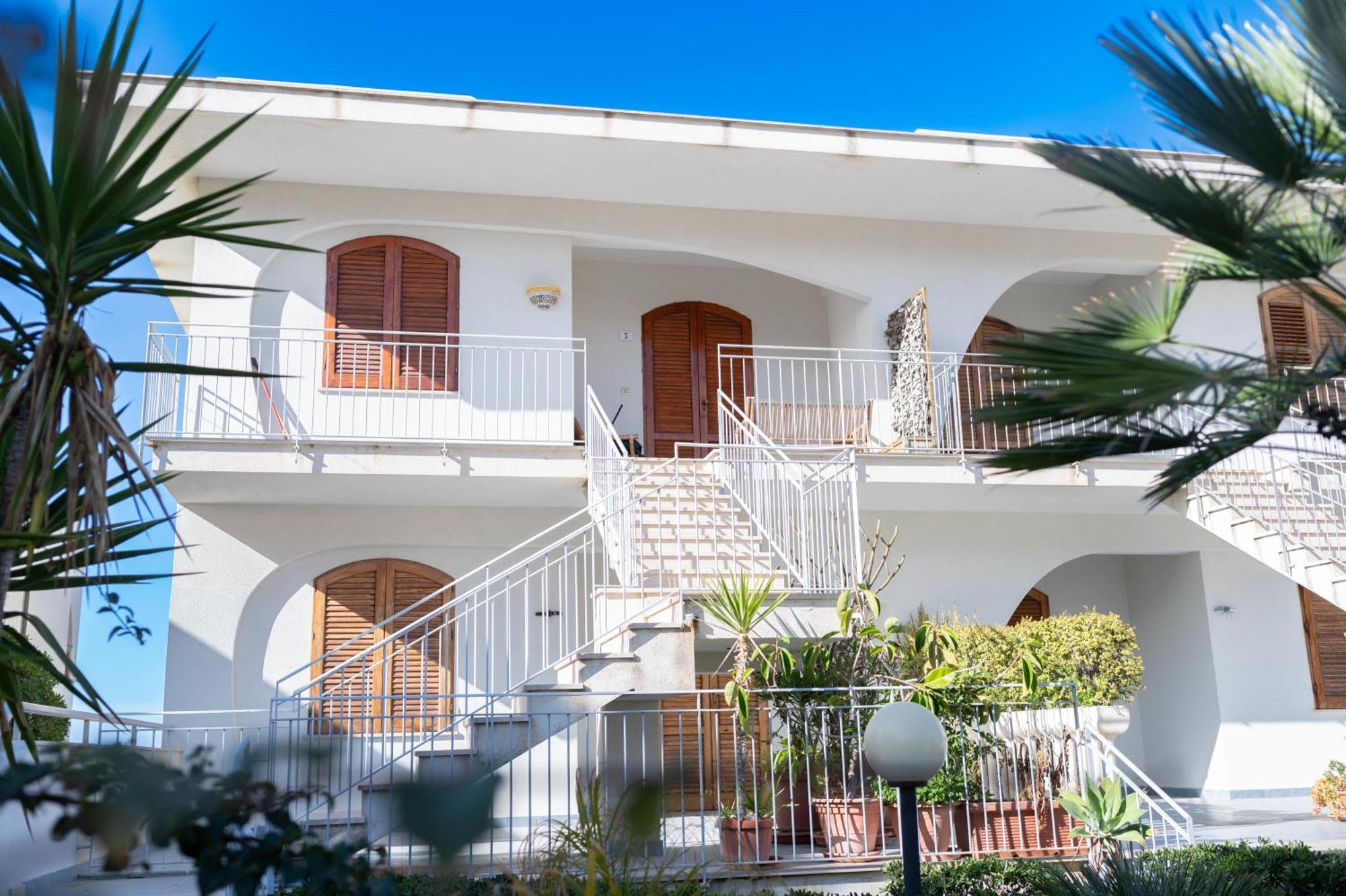 La Perla Sulla Spiaggia Alcamo Marina Exterior photo